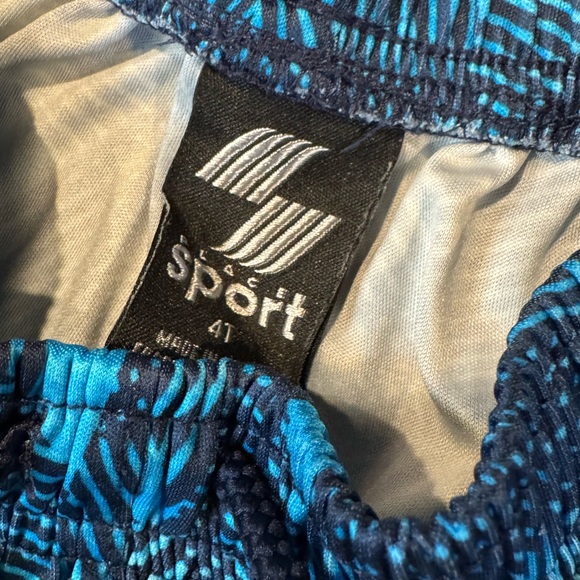 4/$15 (2 pair) Blue Patterned and Red Patterned Basketball Shorts - Picture 4 of 9